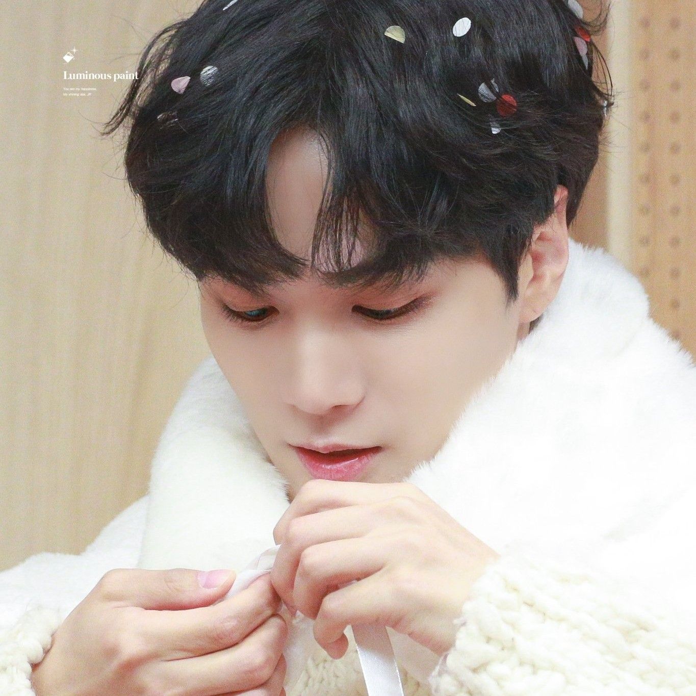 Behind-the-scenes cut of Kim Jonghyeon