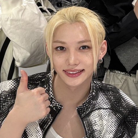 Latest photo of Felix (Stray Kids)