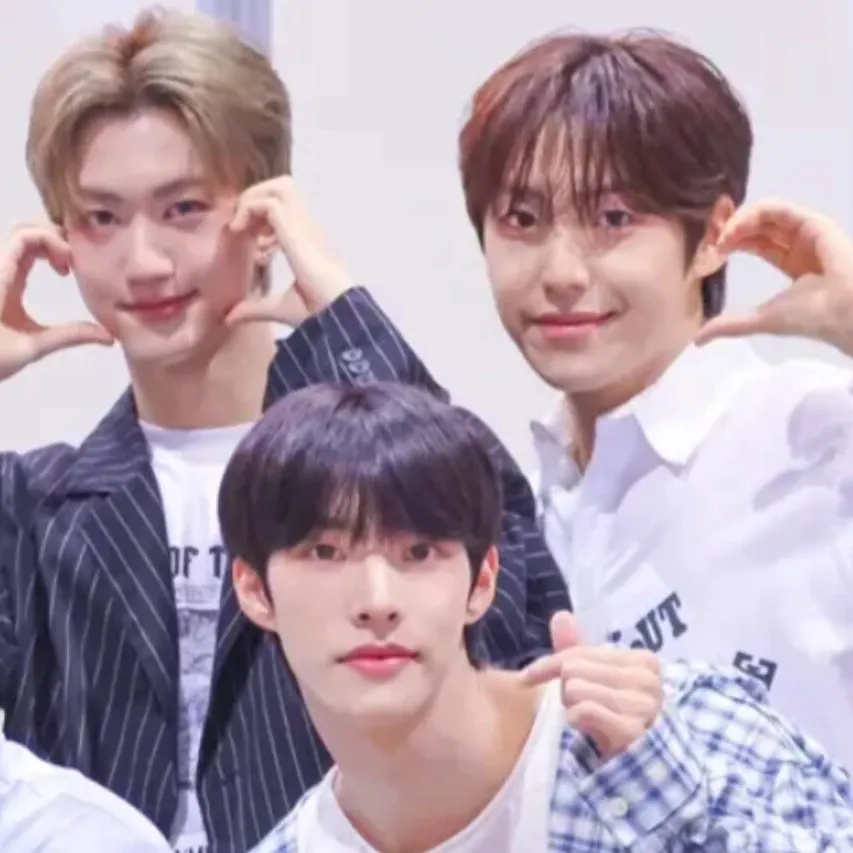 Behind-the-scenes cut of YOUNITE