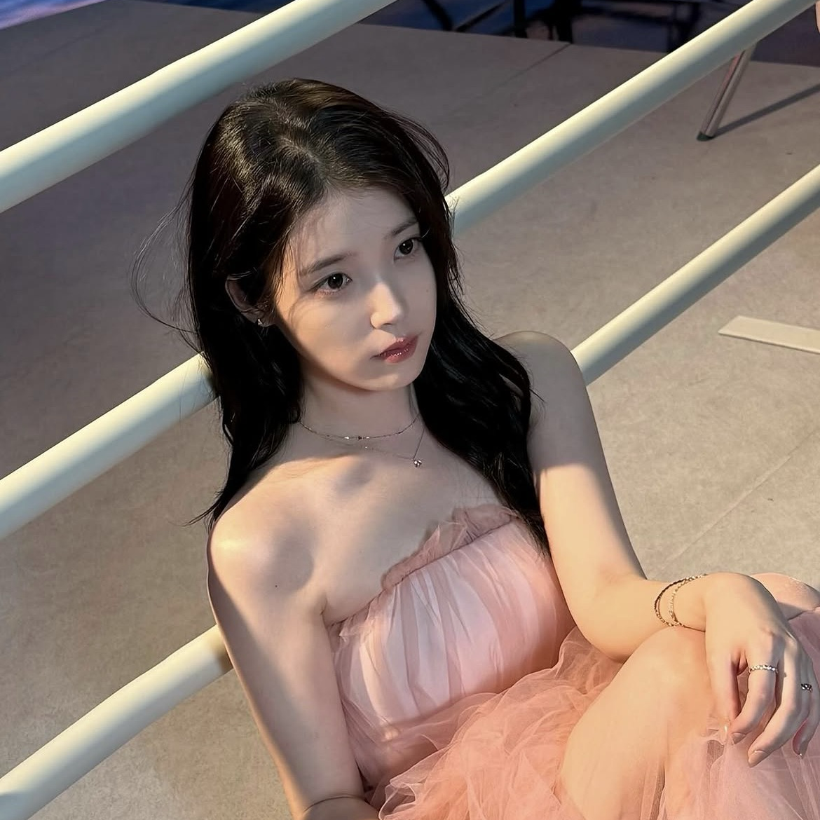 Foto aktivitas terbaru IU