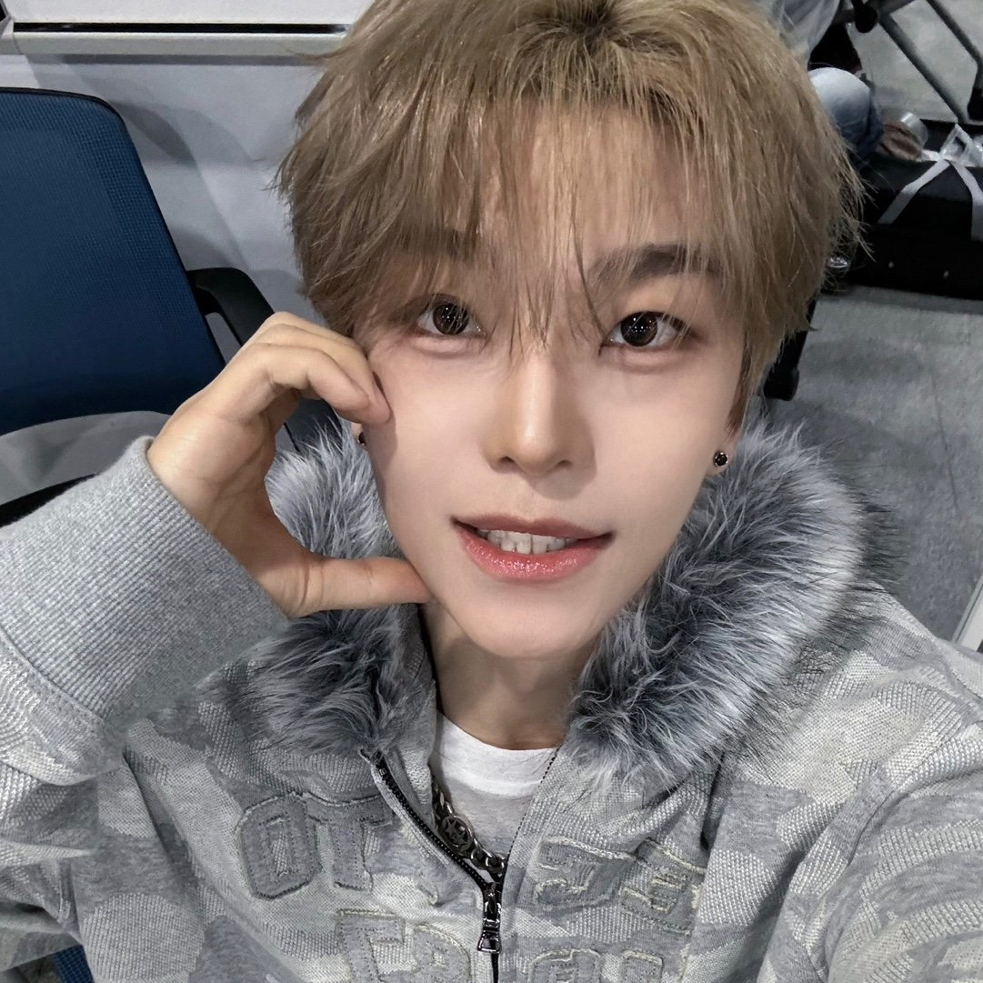 Behind-the-scenes cut of He Xinlong (ALPHA DRIVE ONE)