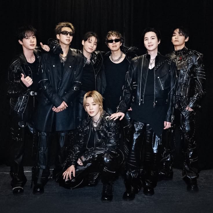 Behind-the-scenes cut of BTS