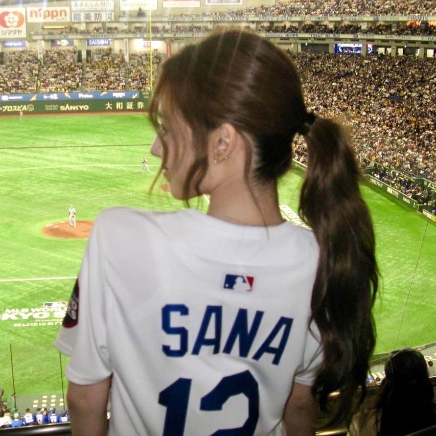 Sana (TWICE)的幕后花絮