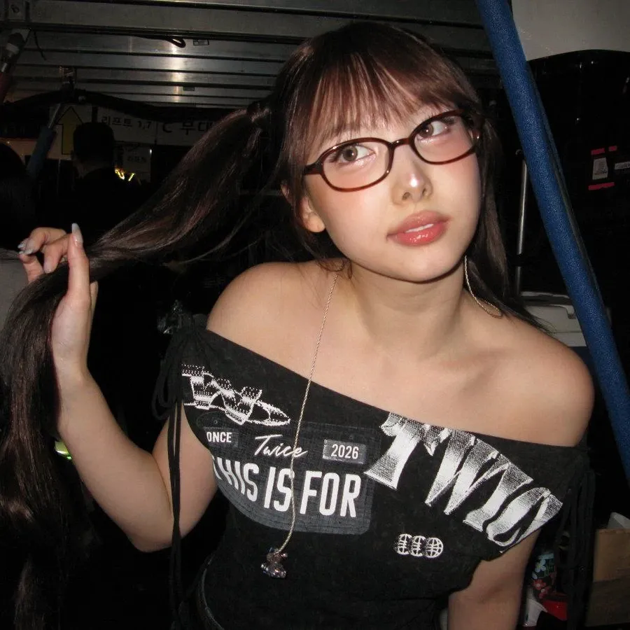 Behind-the-scenes cut of Nayeon (TWICE)