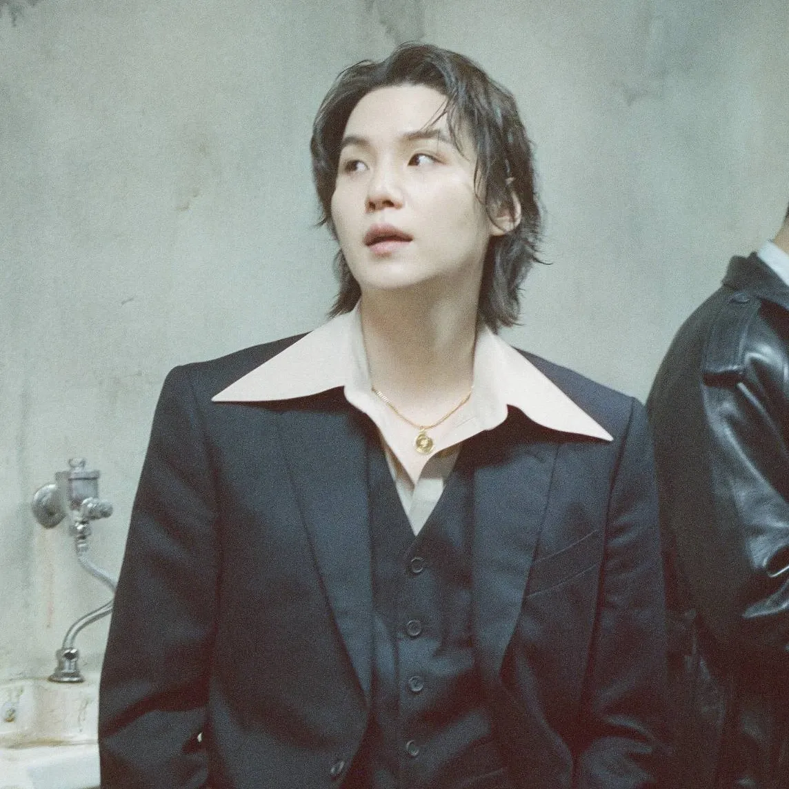 Foto aktivitas terbaru SUGA (BTS)