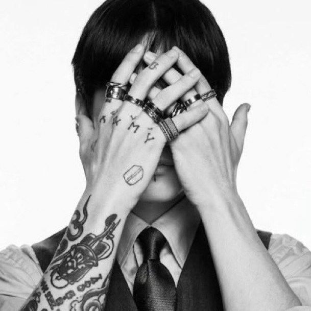 Foto aktivitas terbaru Jungkook (BTS)