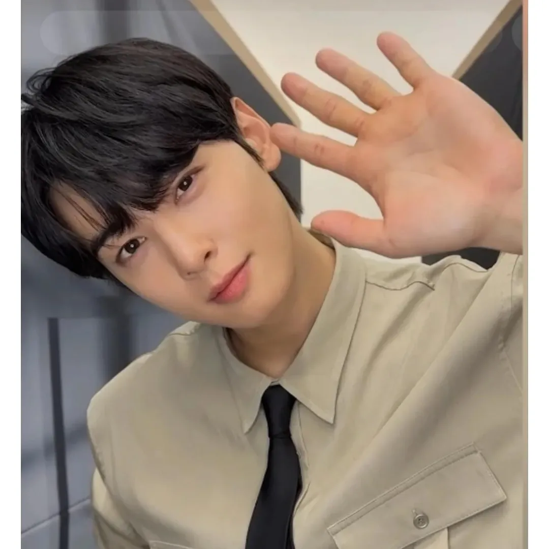 Recent activity shot of Eunwoo (ASTRO)