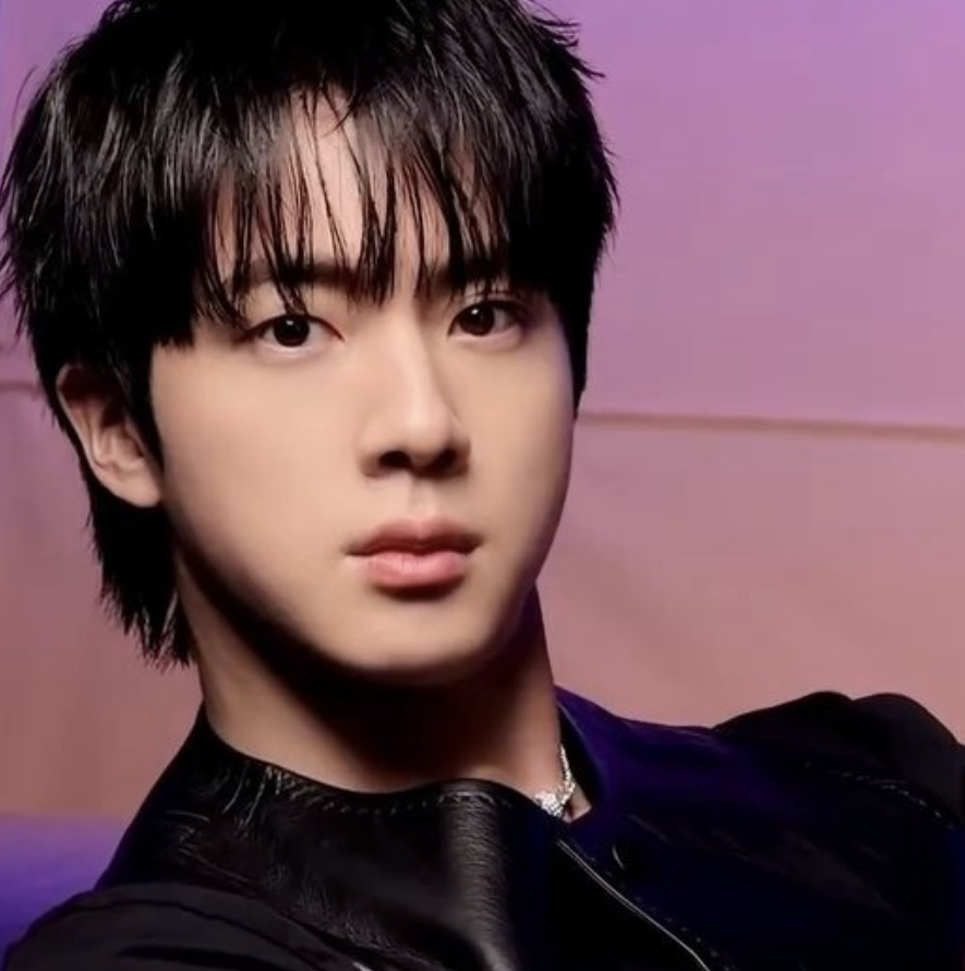 Behind-the-scenes cut of Jin (BTS)
