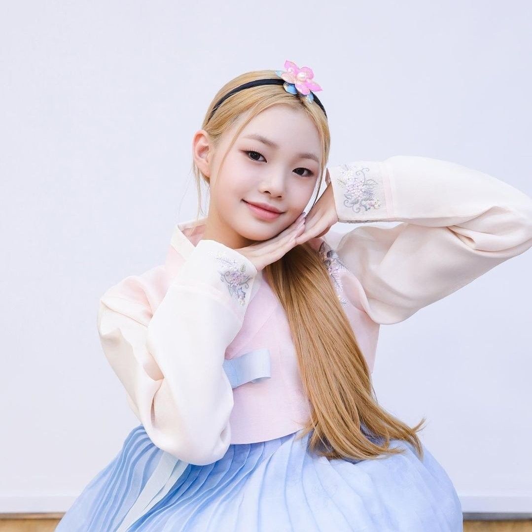 Recent activity shot of Park Boeun (CLASS:y)