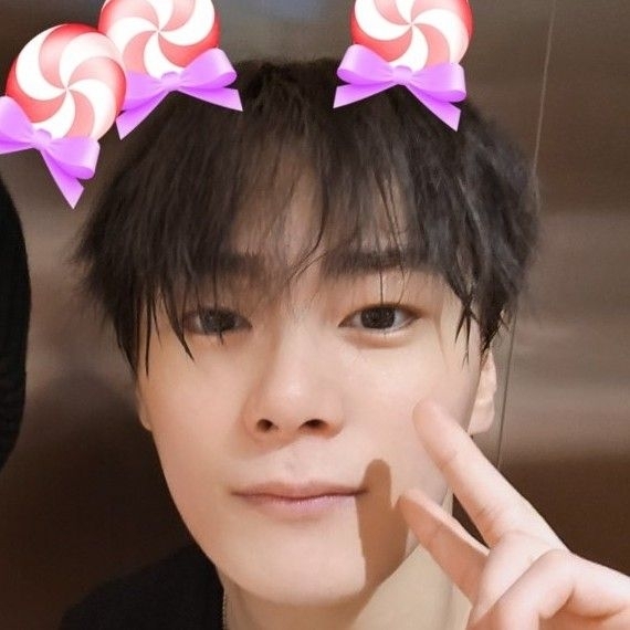 Behind-the-scenes cut of Moonbin (ASTRO)