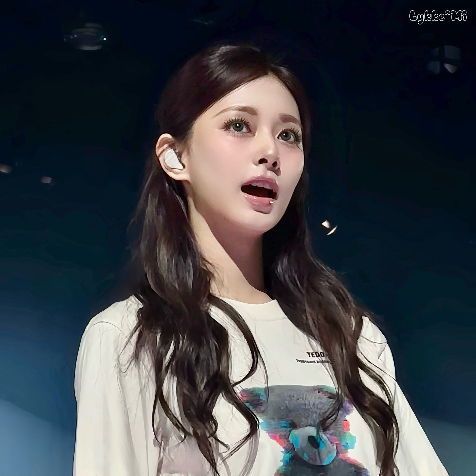 Momen yang diabadikan oleh penggemar Tzuyu (TWICE)