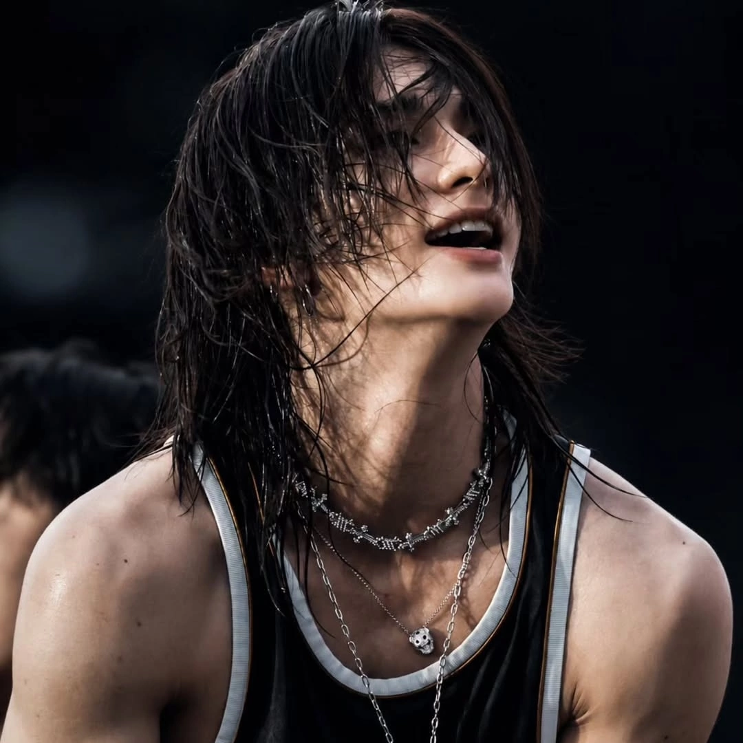 Latest photo of Hyunjin (Stray Kids)
