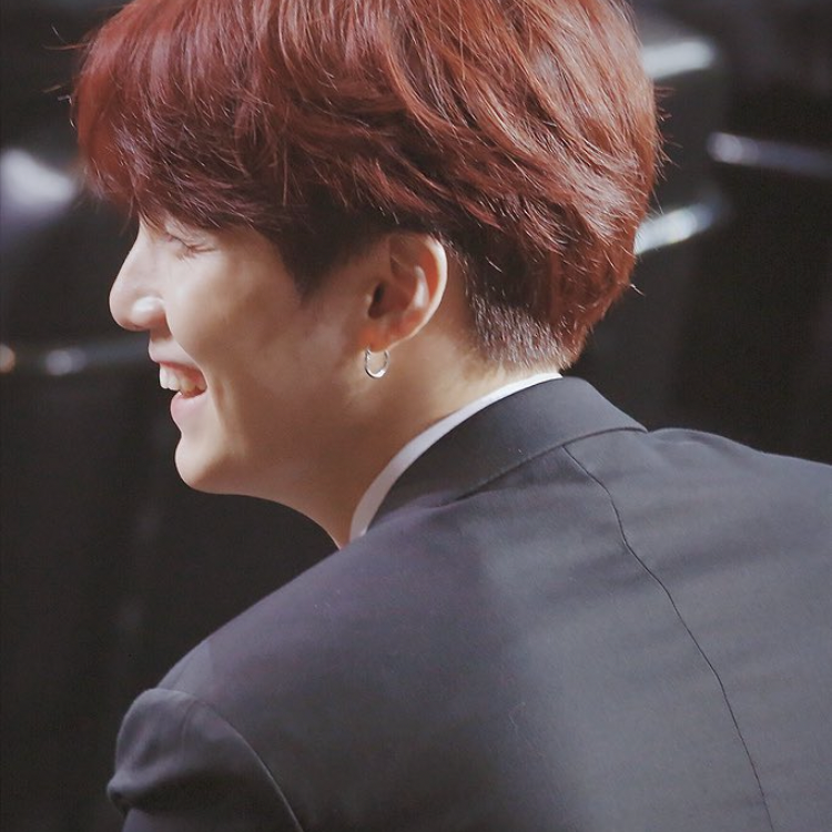Potret di balik layar SUGA (BTS)