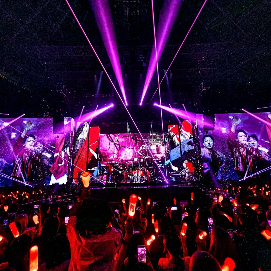 A moment captured by iKON's fan