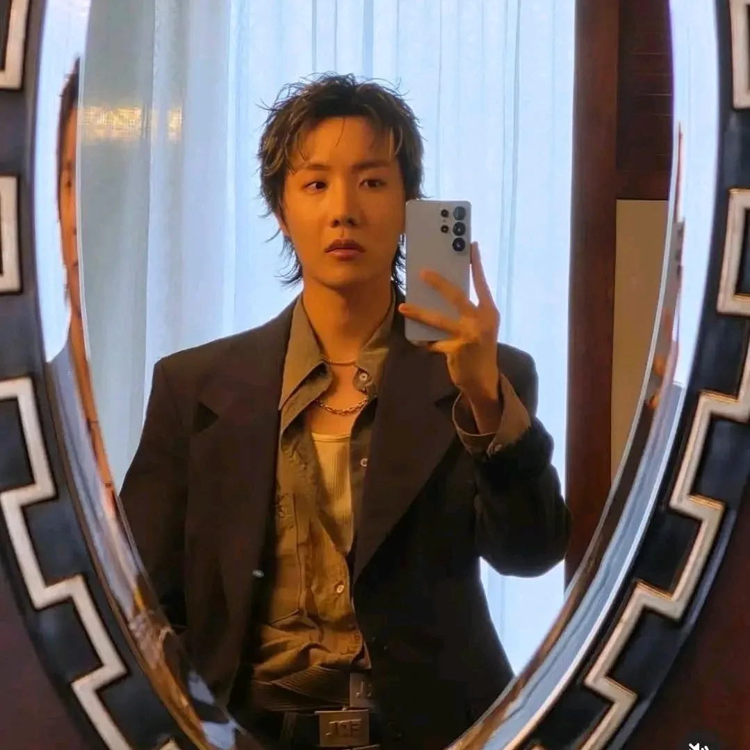 Latest photo of j-hope (BTS)