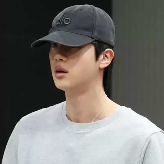 Behind-the-scenes cut of Jin (BTS)