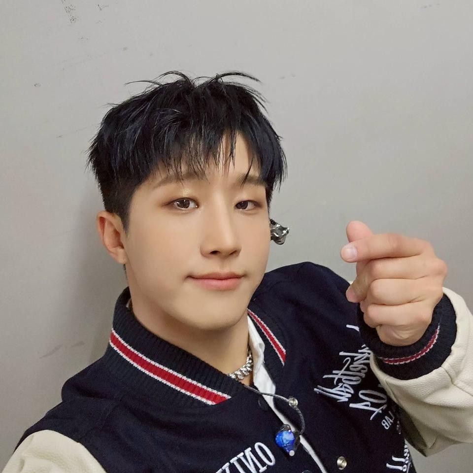 Latest photo of Jinjin (ASTRO)