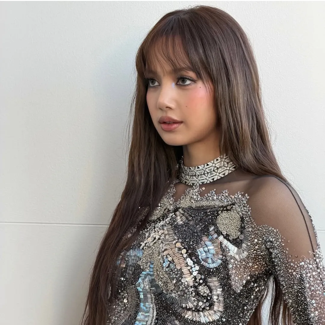 Foto aktivitas terbaru Lisa (BLACKPINK)