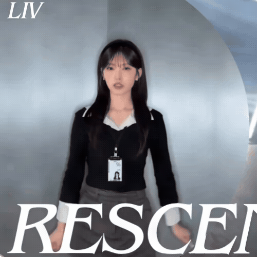 A moment captured by Liv (RESCENE)'s fan