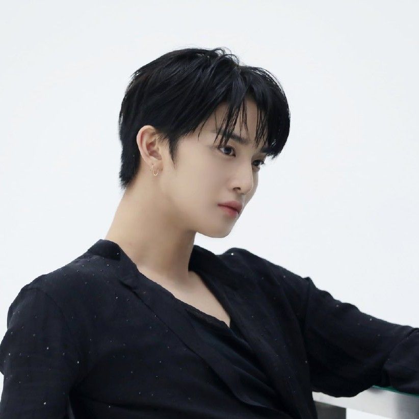 Recent activity shot of Bae Jinyoung