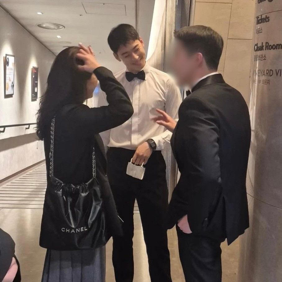 A moment captured by Eunwoo (ASTRO)'s fan