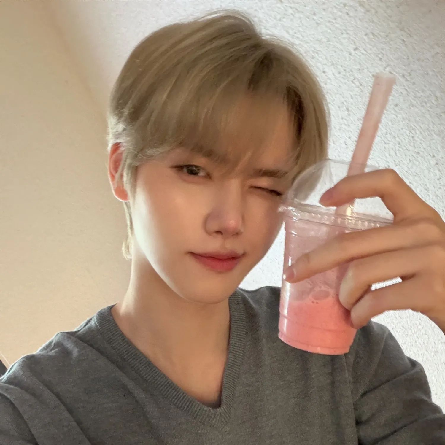 A moment captured by Minhee (CRAVITY)'s fan