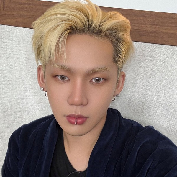 Signature photo of Choi Hyunsuk (TREASURE) capturing their charm