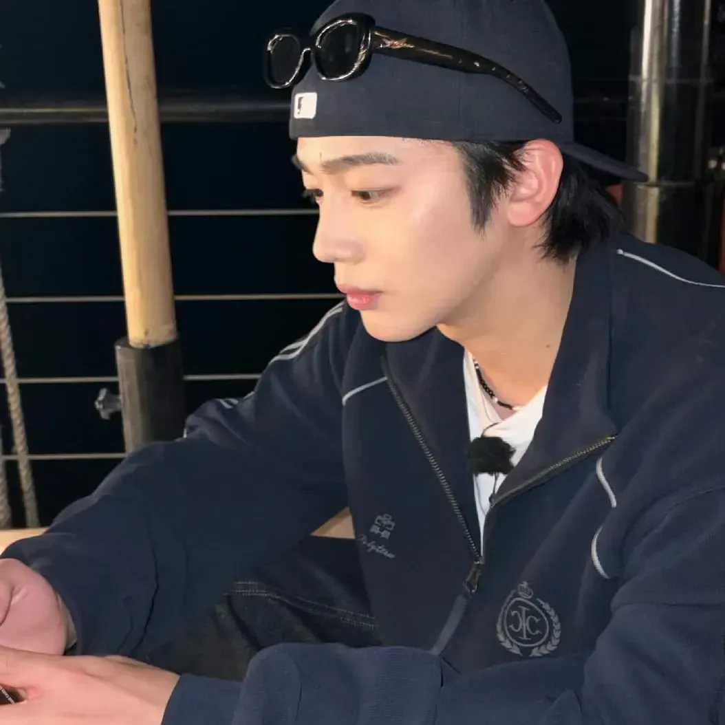 Behind-the-scenes cut of Kim Yohan (WEi)