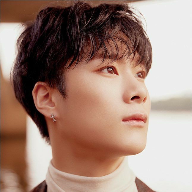 A moment captured by Moonbin (ASTRO)'s fan