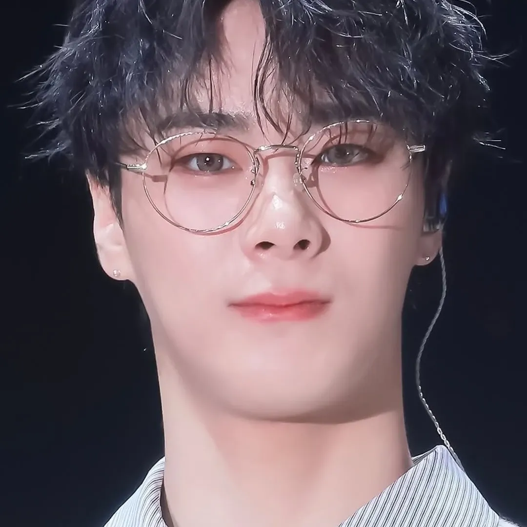 Behind-the-scenes cut of Moonbin (ASTRO)