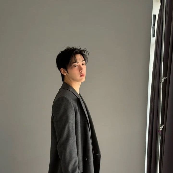 아스트로의 최신 사진