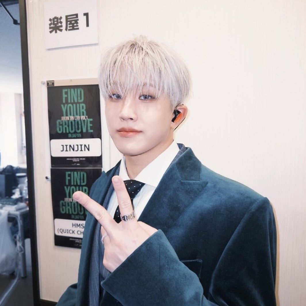 Latest photo of Jinjin (ASTRO)