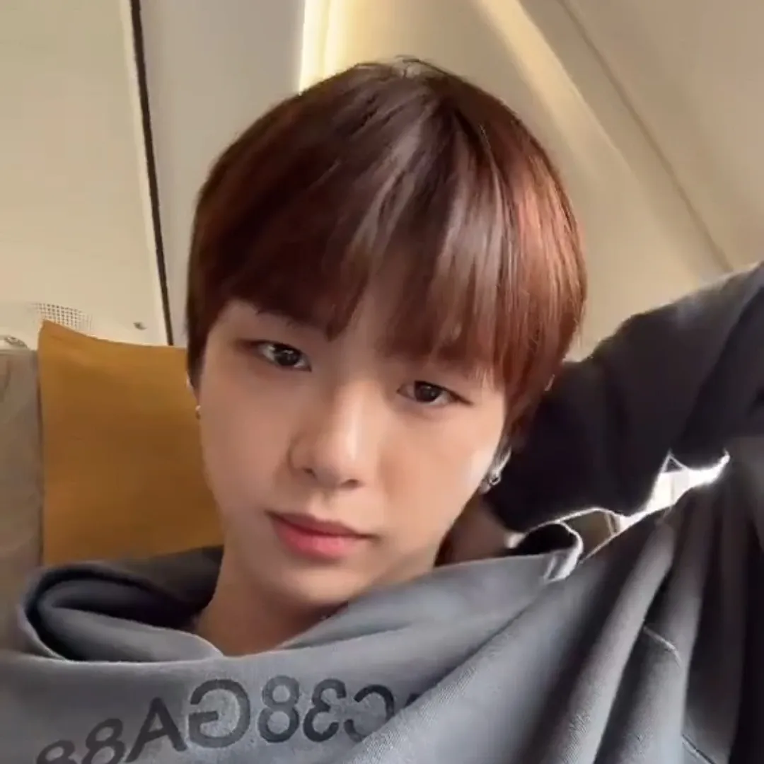 Behind-the-scenes cut of Kang Daniel
