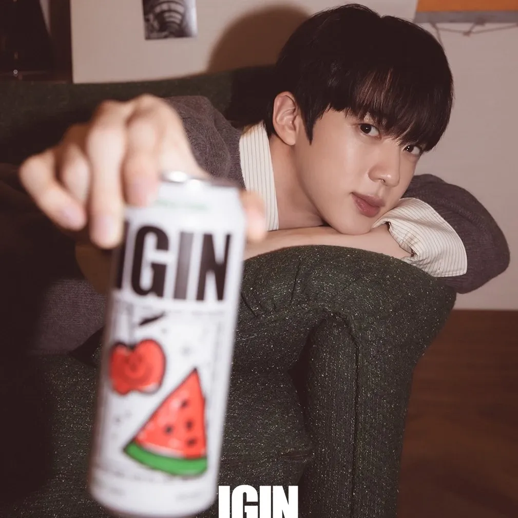 Behind-the-scenes cut of Jin (BTS)