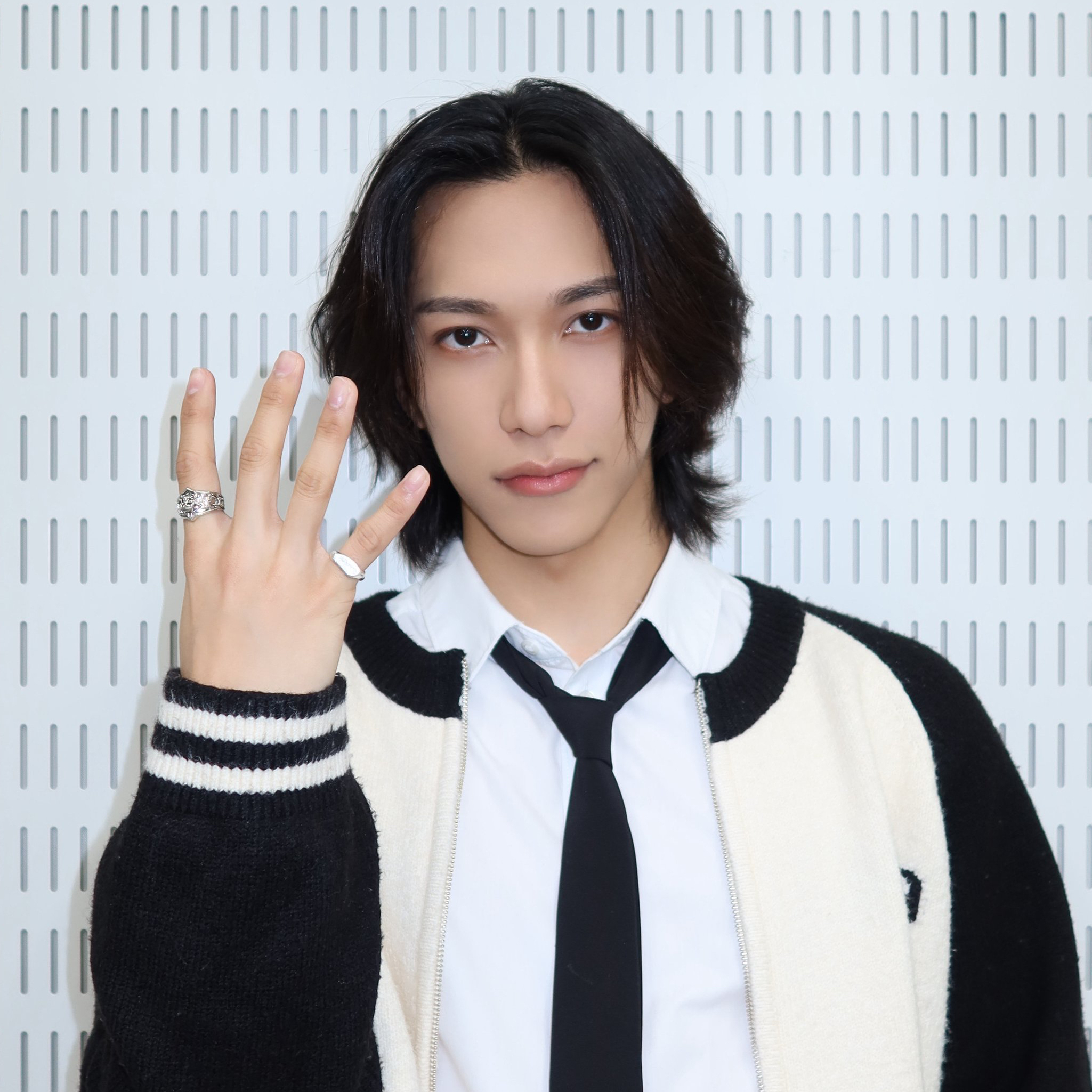 A moment captured by Ikezaki Rihito (INI)'s fan