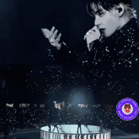 뷔 (방탄소년단)의 최신 사진