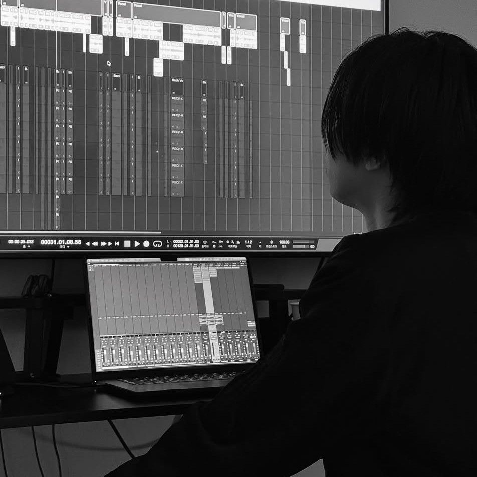 A moment captured by Rocky's fan