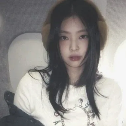 Recent activity shot of Jennie (BLACKPINK)