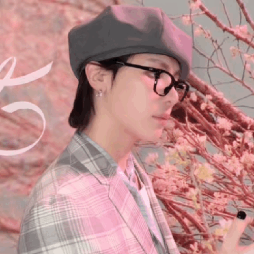 Recent activity shot of Nicholas (&TEAM)