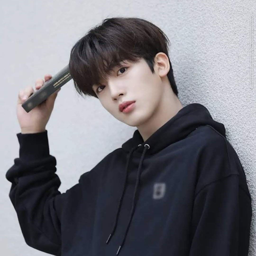 김요한 (위아이) 최근 활동샷