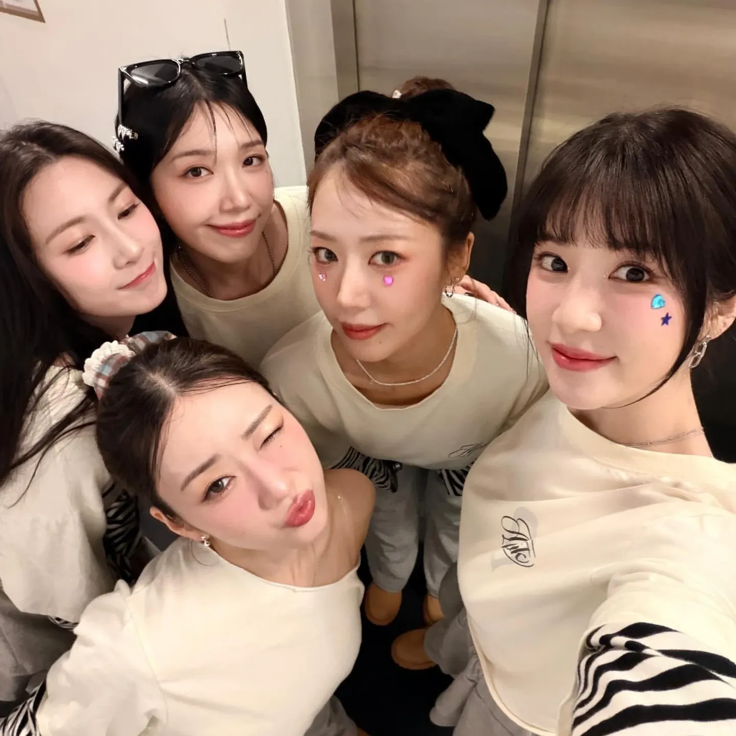 Apinkの最新写真