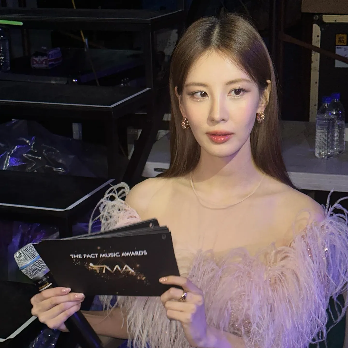 Behind-the-scenes cut of Seohyun (Girls' Generation)