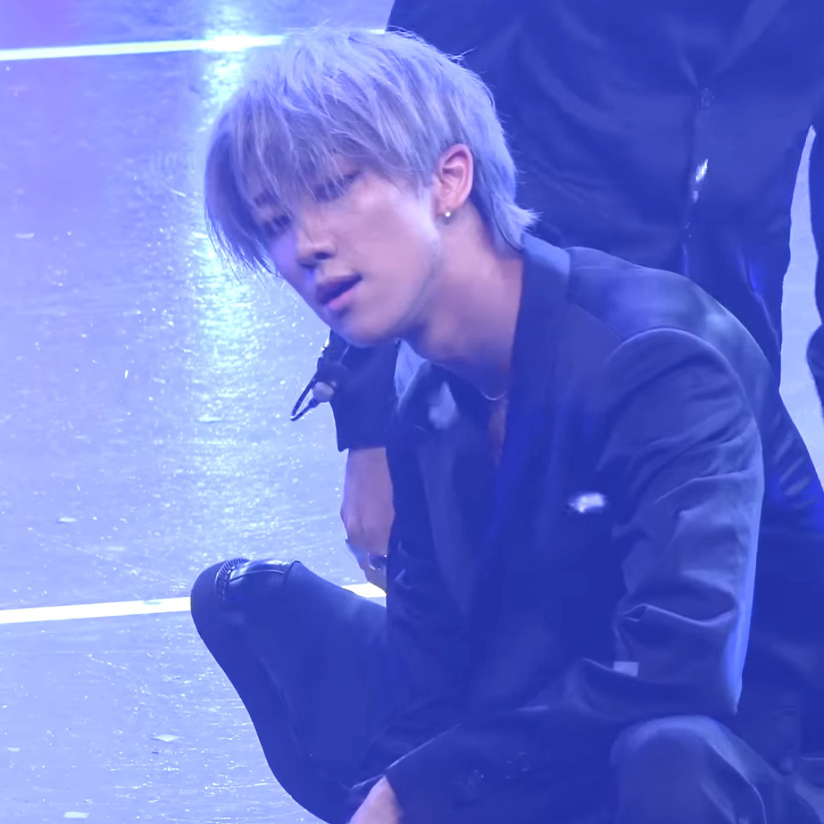 Behind-the-scenes cut of The 8 (SEVENTEEN)