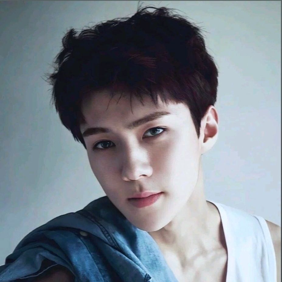 Recent activity shot of Sehun (EXO)