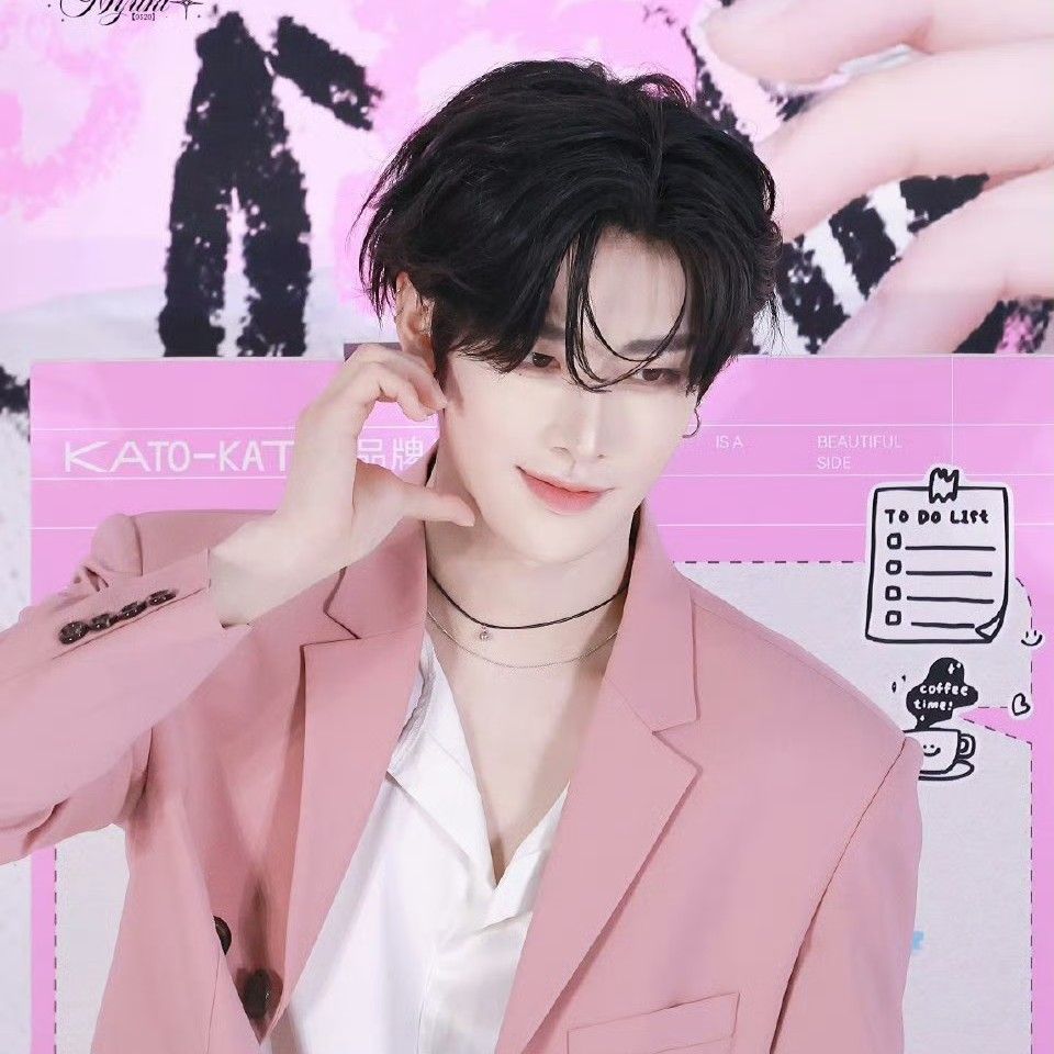 A moment captured by Ricky (ZEROBASEONE)'s fan