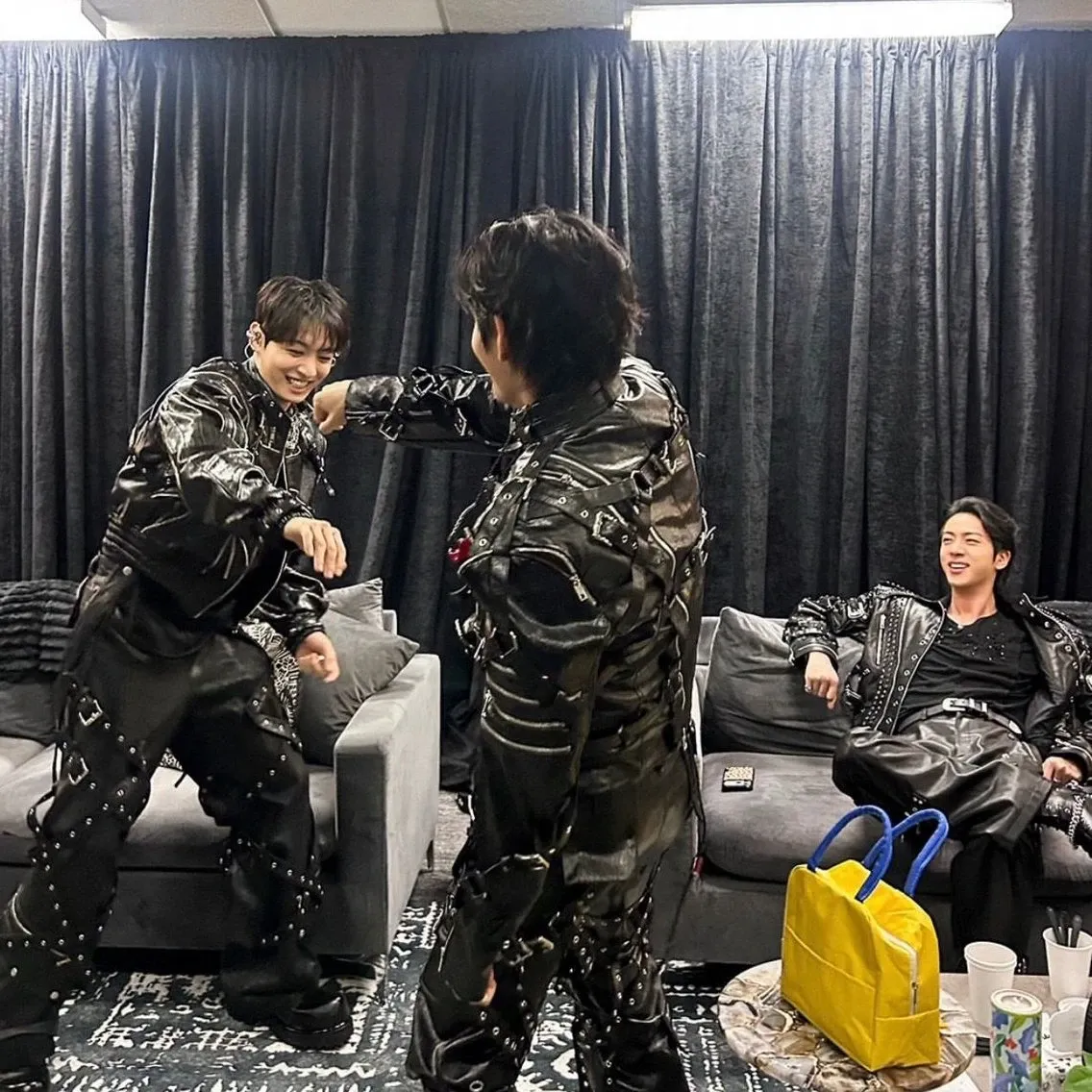 Momen yang diabadikan oleh penggemar BTS