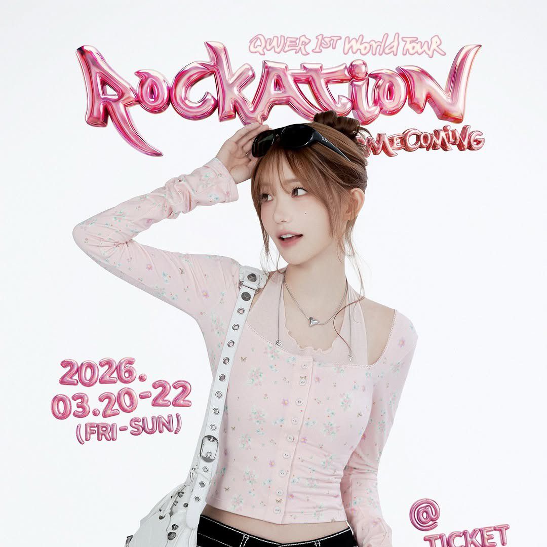 A moment captured by QWER's fan