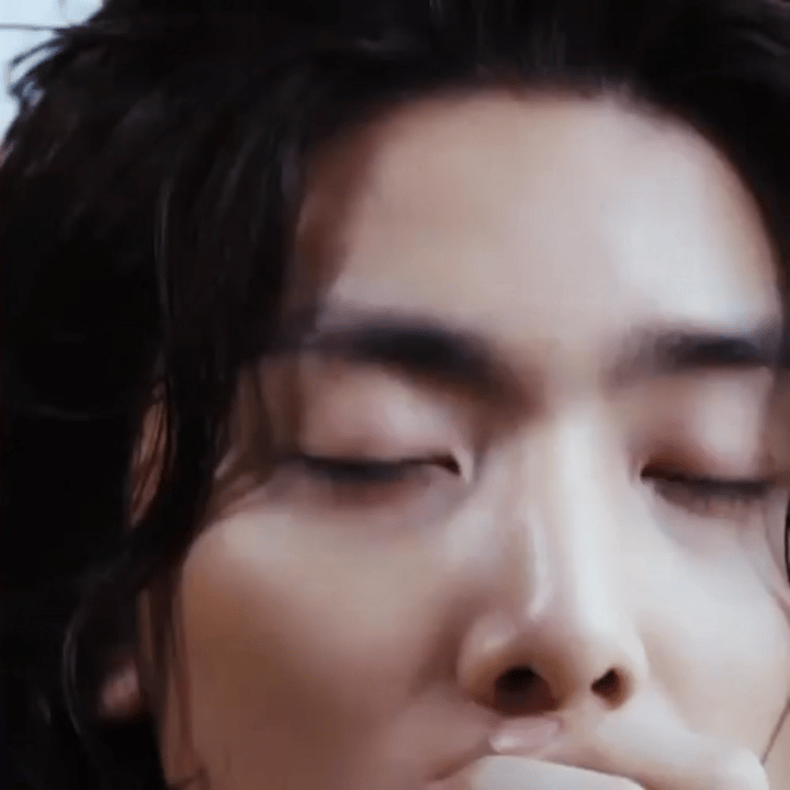 Behind-the-scenes cut of Hwiyoung (SF9)