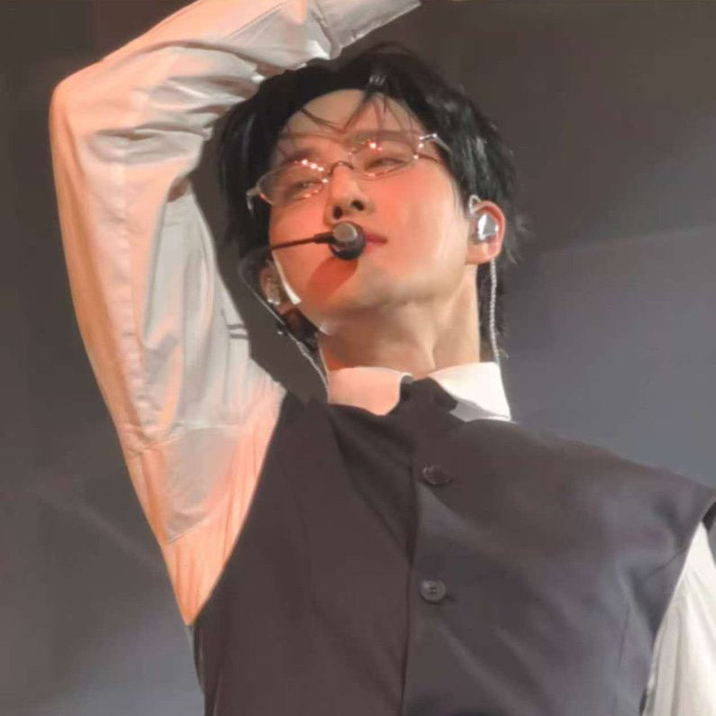 Suho (EXO)粉丝拍下的瞬间