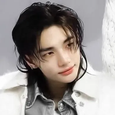 Behind-the-scenes cut of Hyunjin (Stray Kids)